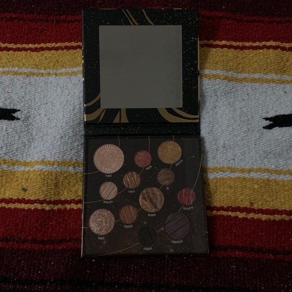 New Dito cosmetics Venus eyeshadow palette - Picture 3 of 6